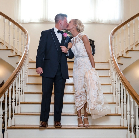 Meet your Posher, Stephanie - Picture 2 of 11